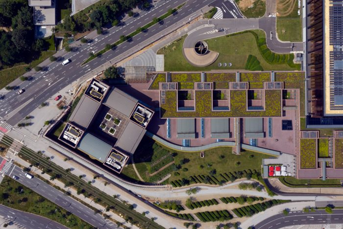 Vista aerea della CGUE (edifici Thomas More, Themis e Anello) - © European Union 2021