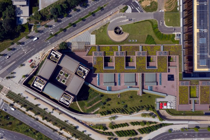 Vista aerea della CGUE (edifici Thomas More, Themis e Anello) - © European Union 2021